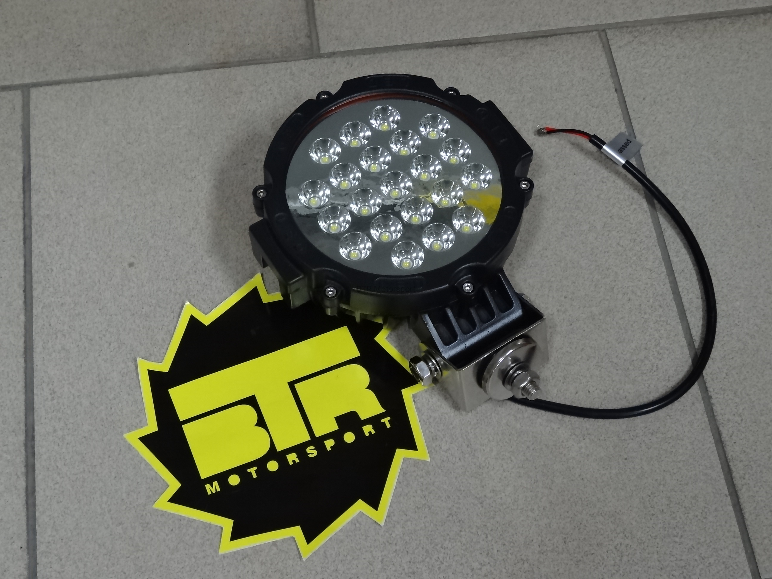 Фара светодиодная 63w черная