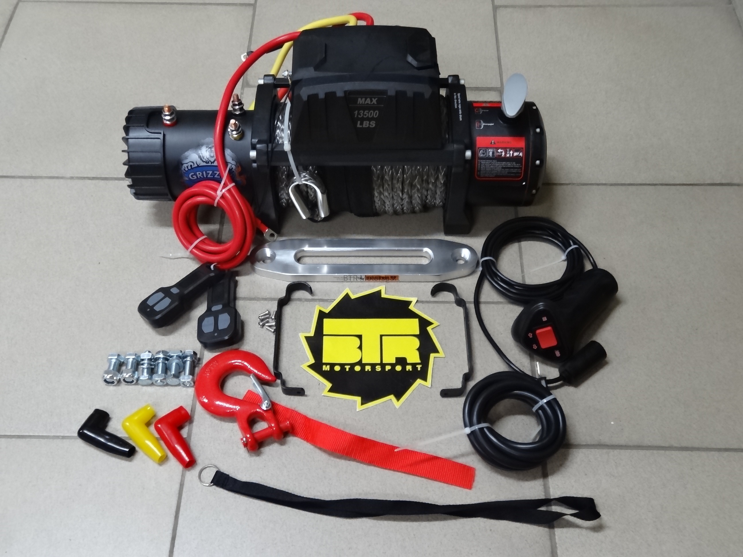 Лебедка электрическая 12V Electric Winch GRIZZLY 13500lbs / 6136кг с синтетическим тросом 10мм